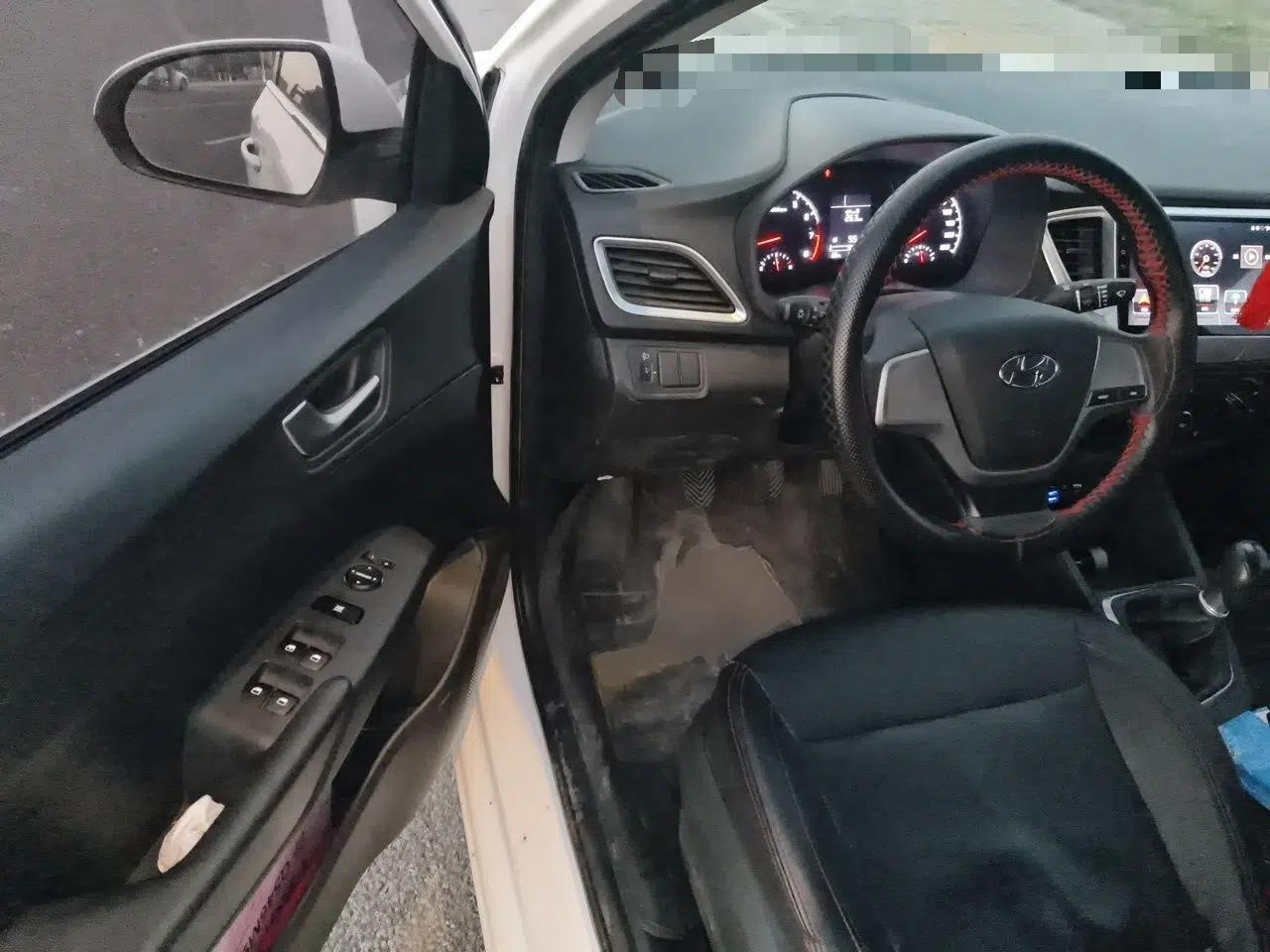 Hyundai Verna (new generation) 2016 1.4L Manual Cool Edition GLS — миниатюра 17