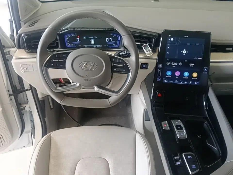 Hyundai Custo 2022 270TGDi Smart Luxury Flagship Edition TOP — миниатюра 13