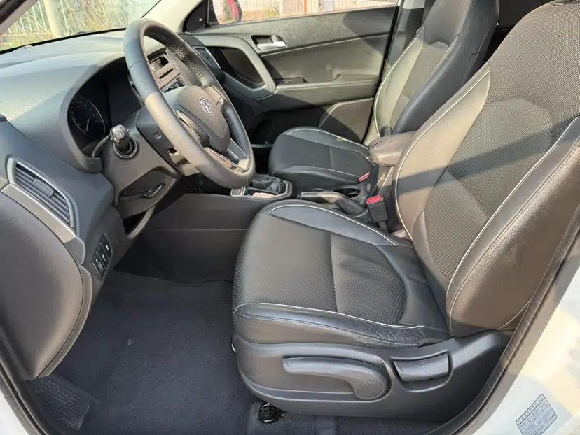Hyundai ix25 2015 1.6L Automatic Two-Wheel Drive Smart GLS Trim — миниатюра 9