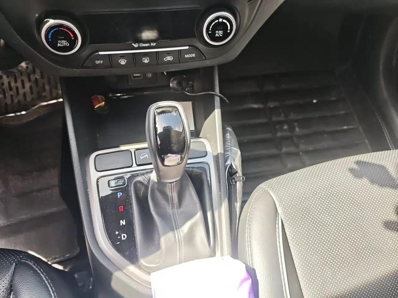 Hyundai ix25 2015 2.0L Automatic Two-Wheel Drive Intelligent GLS — миниатюра 15