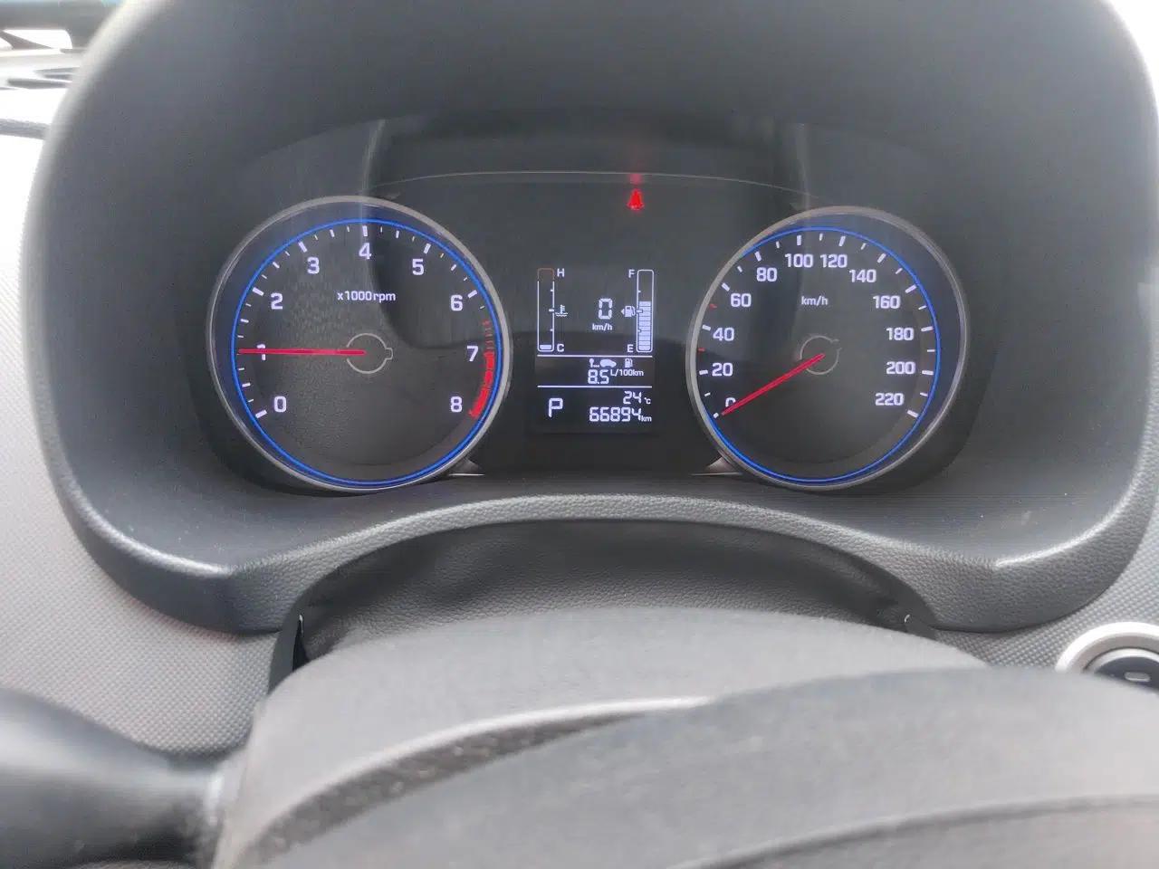 Hyundai ix25 2017 1.6L Automatic Smart Version — миниатюра 12