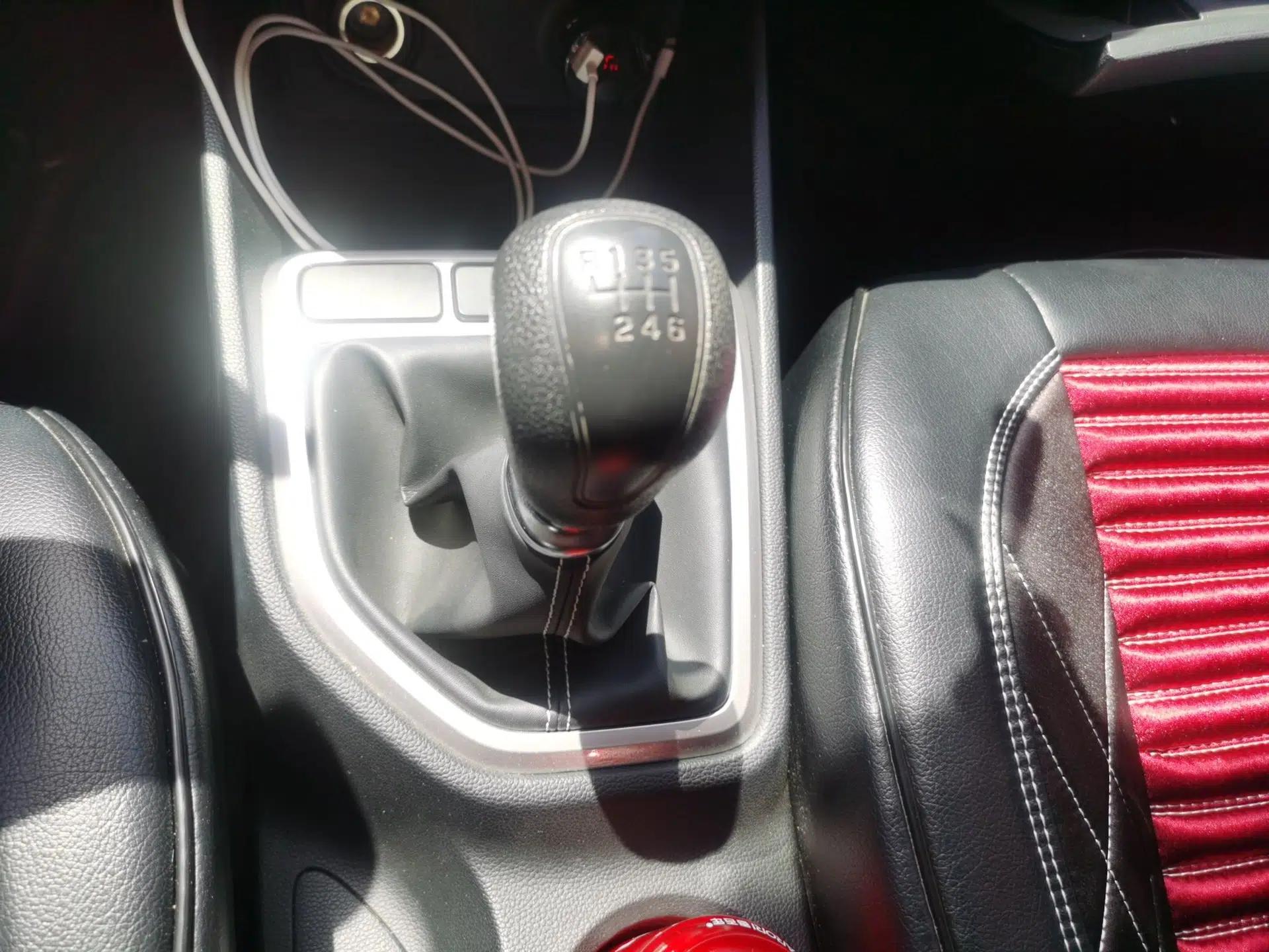 Hyundai ix25 2017 1.6L Manual Fashion Model — миниатюра 15