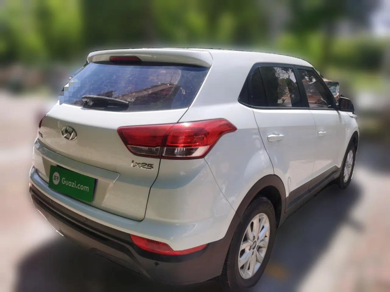 Hyundai ix25 2017 1.6L Manual Fashion Model — миниатюра 6