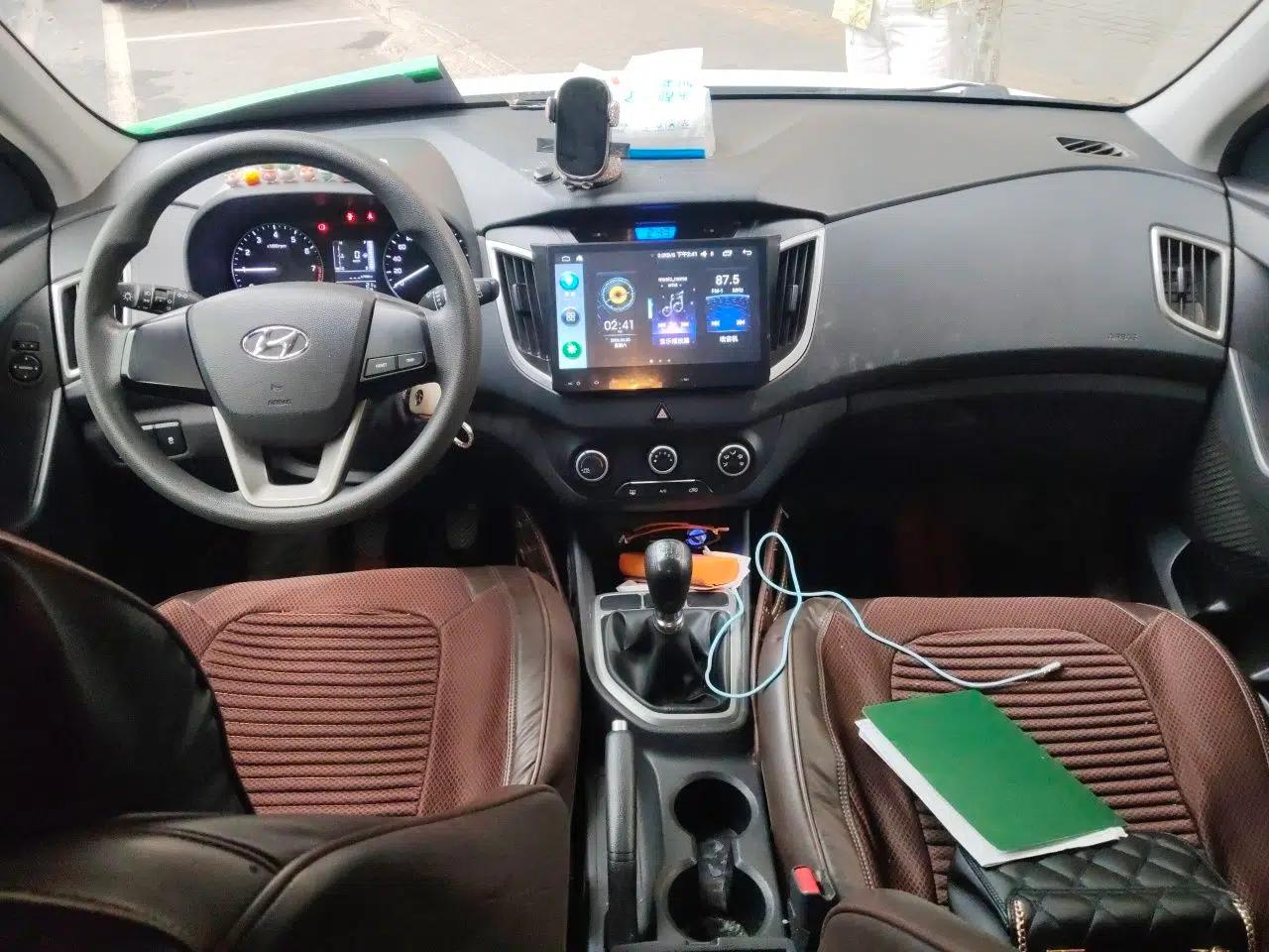 Hyundai ix25 2015 1.6L Manual Two-Wheel Drive Fashionable GS Model — миниатюра 10