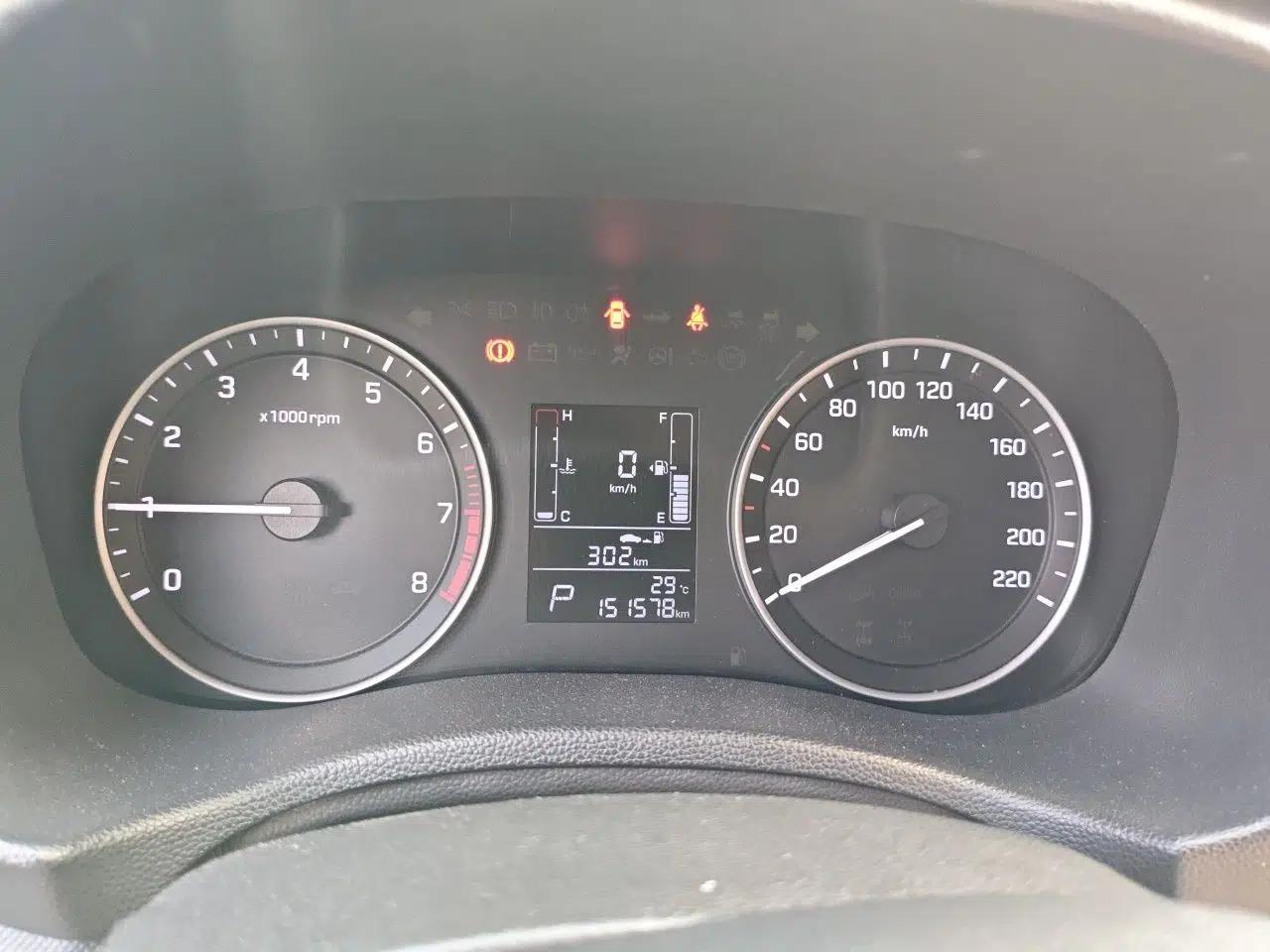 Hyundai ix25 2015 1.6L Automatic Two-Wheel Drive Smart GLS Trim — миниатюра 12