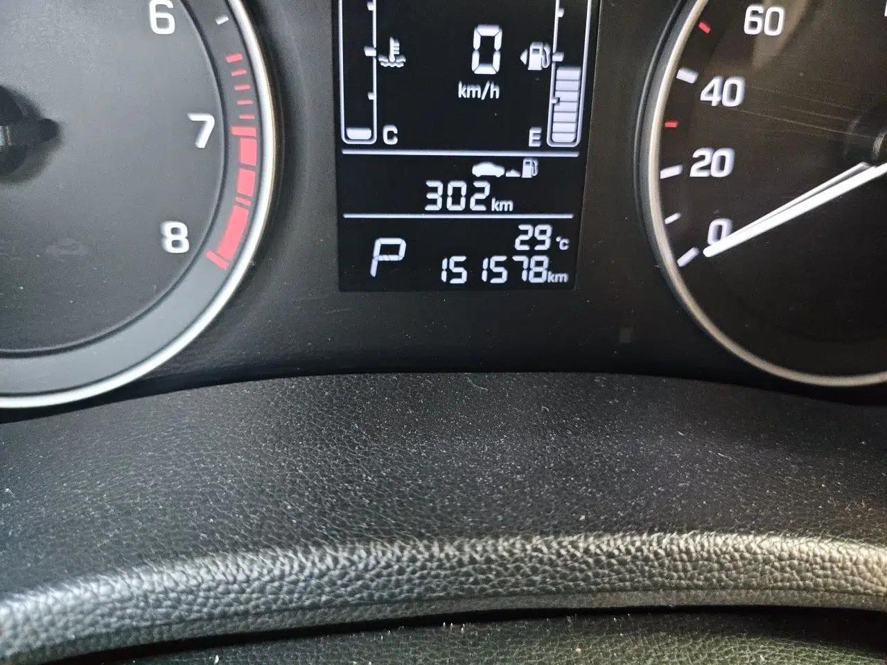Hyundai ix25 2015 1.6L Automatic Two-Wheel Drive Smart GLS Trim — миниатюра 13