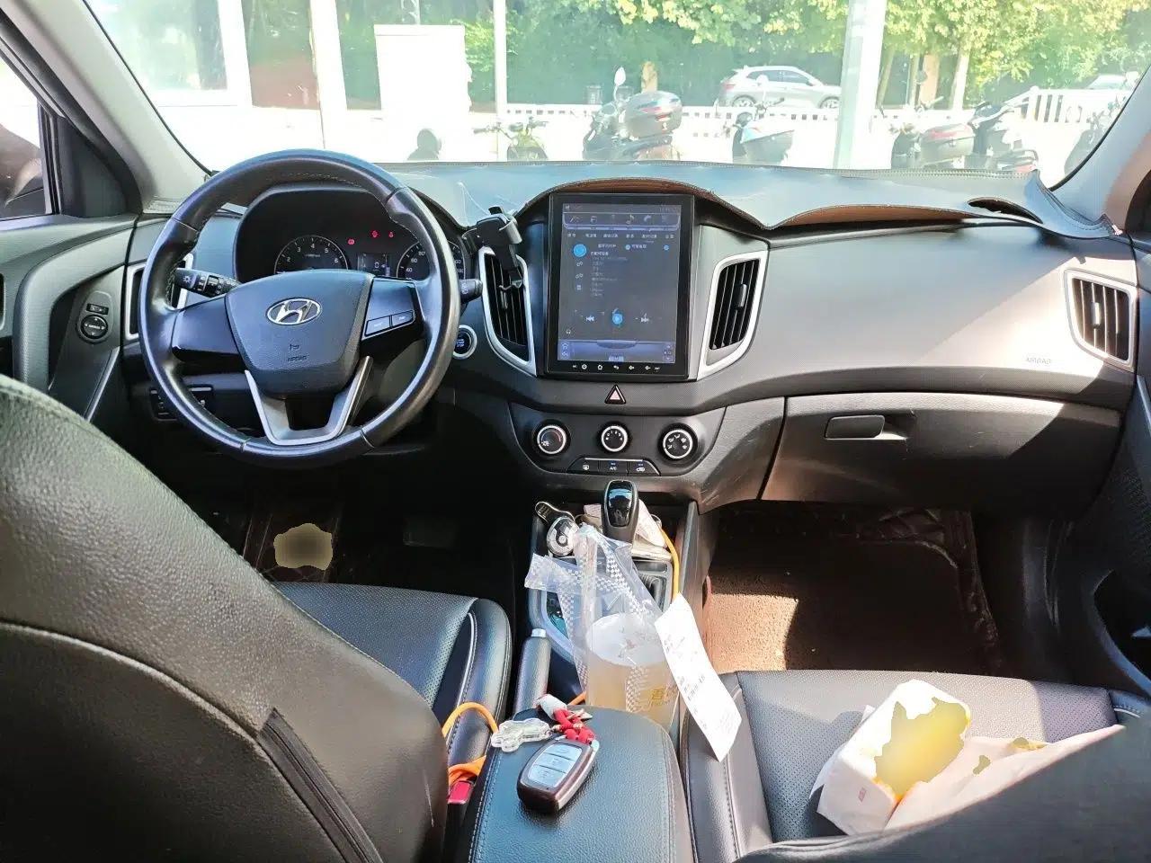 Hyundai ix25 2015 1.6L Automatic Two-Wheel Drive Smart GLS Trim — миниатюра 10