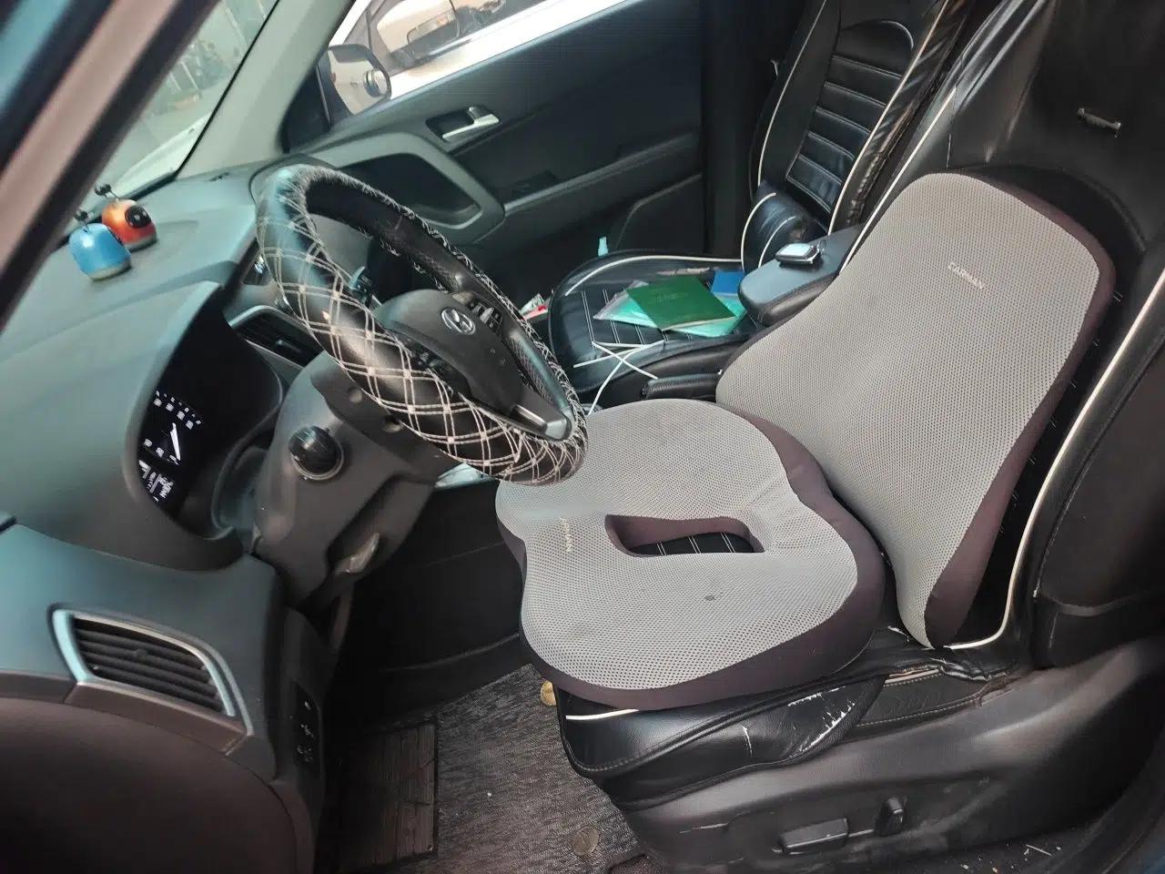 Hyundai ix25 2015 1.6L Automatic Two-Wheel-Drive Deluxe DLX Model — миниатюра 16