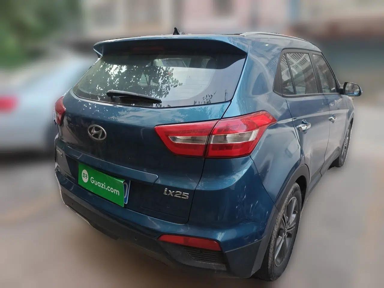 Hyundai ix25 2015 1.6L Automatic Two-Wheel-Drive Deluxe DLX Model — миниатюра 6