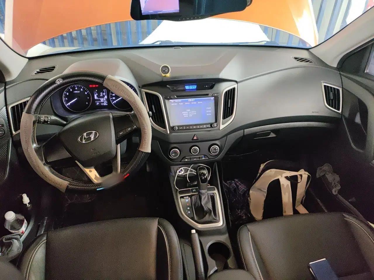 Hyundai ix25 2015 1.6L Automatic Two-Wheel Drive Smart GLS Trim — миниатюра 10