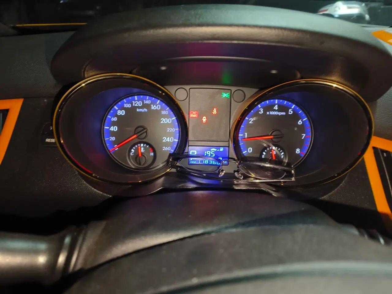 Hyundai Genesis Coupe 2009 2.0T Automatic Deluxe Edition — миниатюра 12