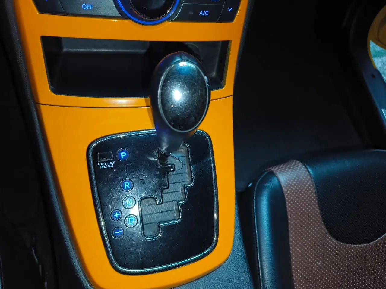 Hyundai Genesis Coupe 2009 2.0T Automatic Deluxe Edition — миниатюра 15