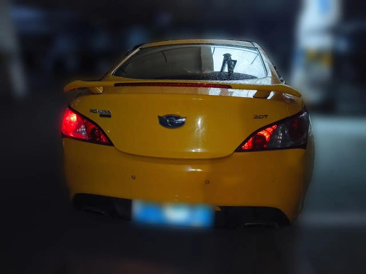 Hyundai Genesis Coupe 2009 2.0T Automatic Deluxe Edition — миниатюра 5