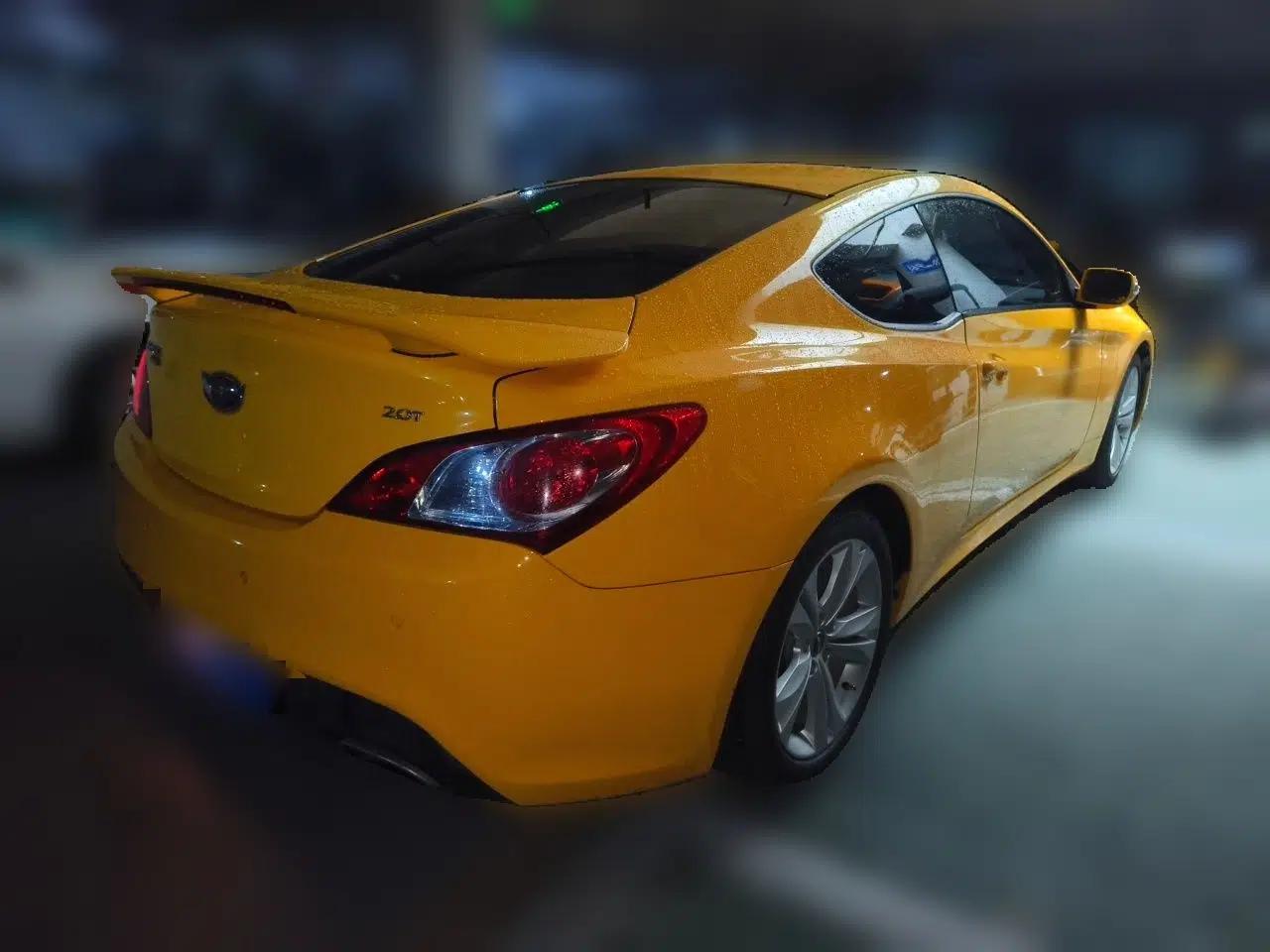 Hyundai Genesis Coupe 2009 2.0T Automatic Deluxe Edition — миниатюра 6