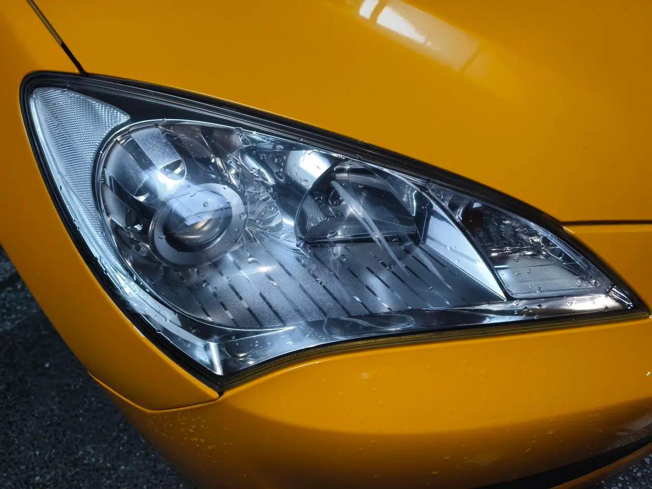 Hyundai Genesis Coupe 2009 2.0T Automatic Deluxe Edition — миниатюра 7
