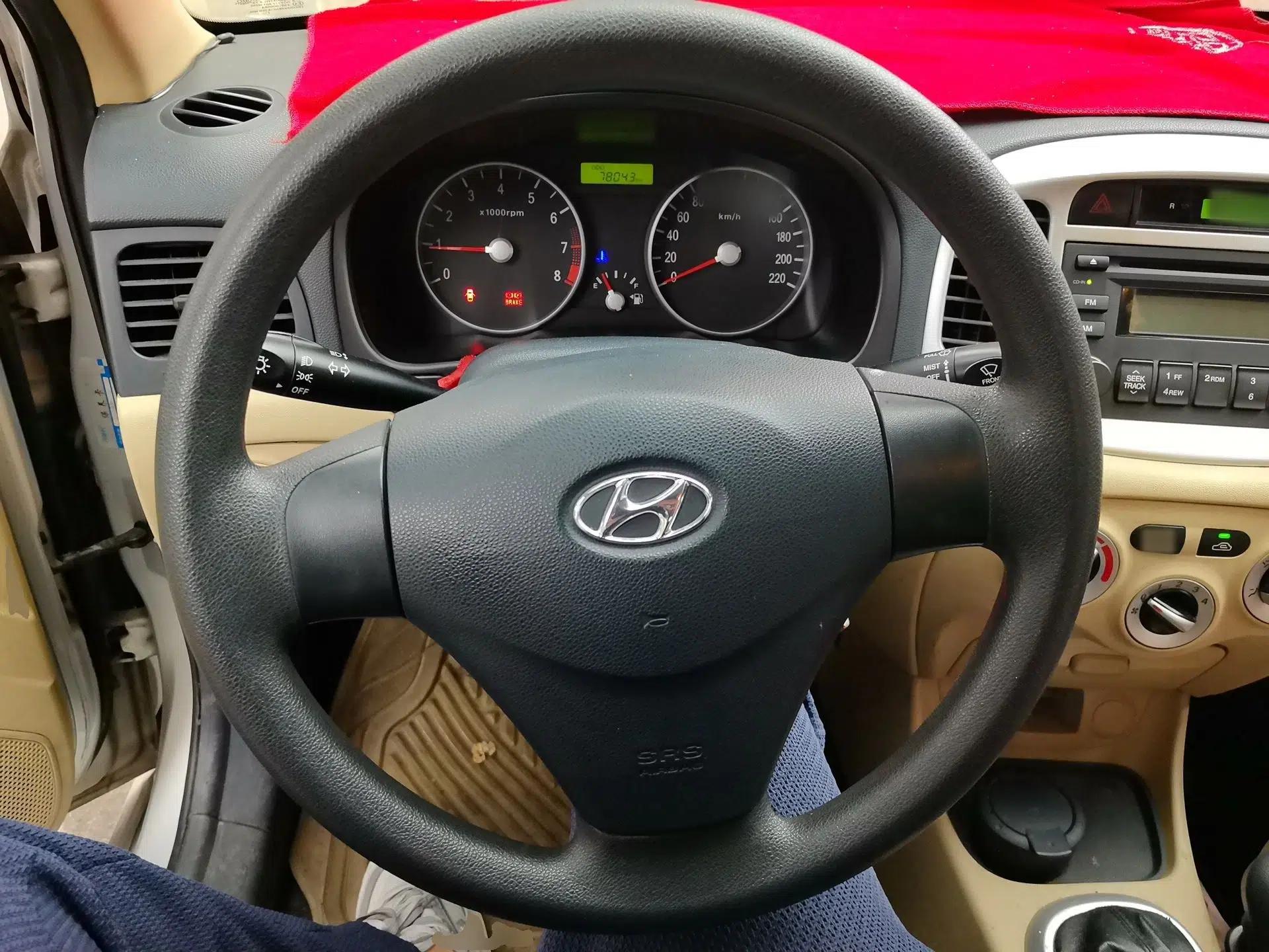 Hyundai Accent 2011 1.4 Manual Comfort Version — миниатюра 11