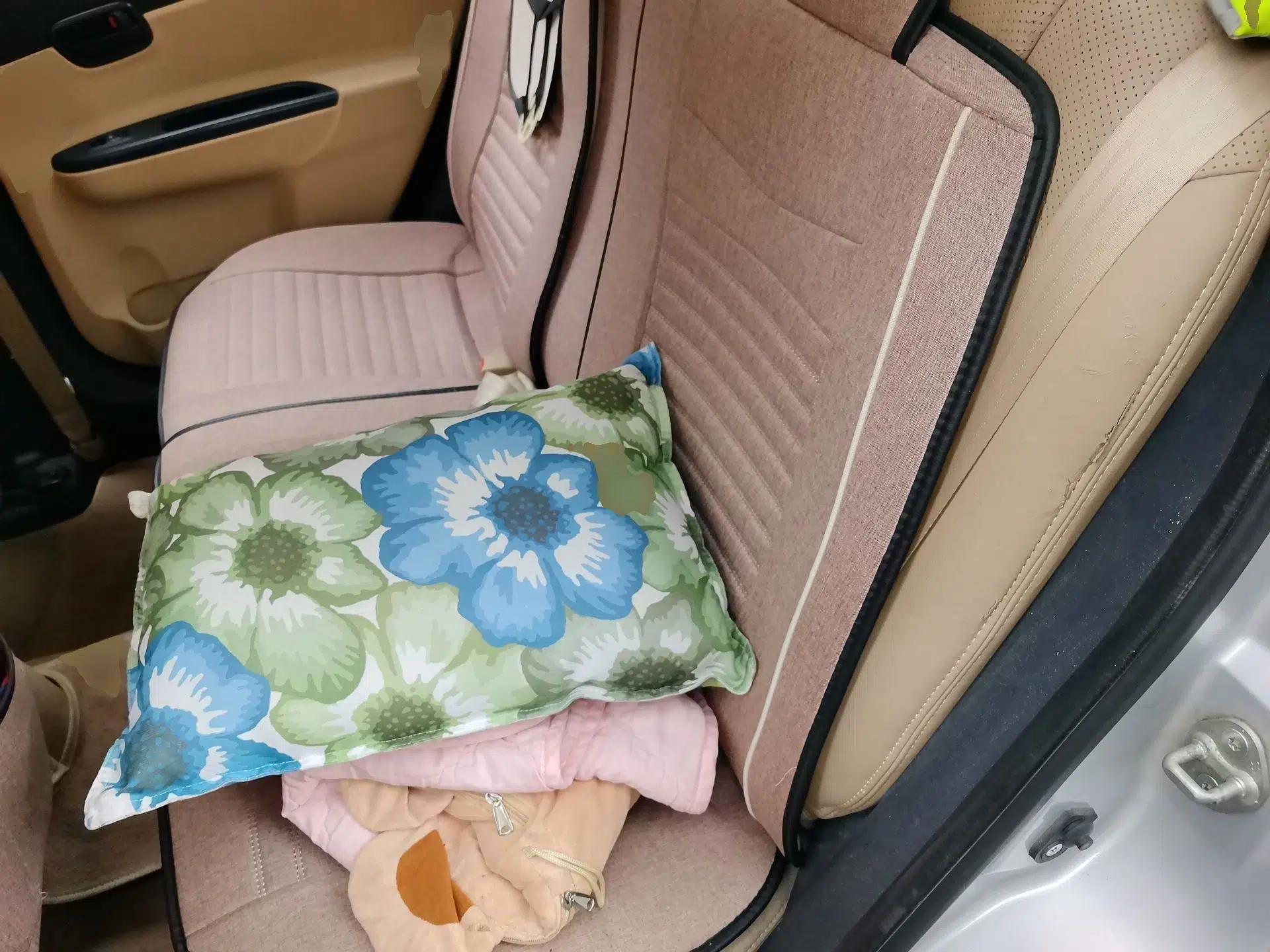 Hyundai Accent 2011 1.4 Manual Comfort Version — миниатюра 18