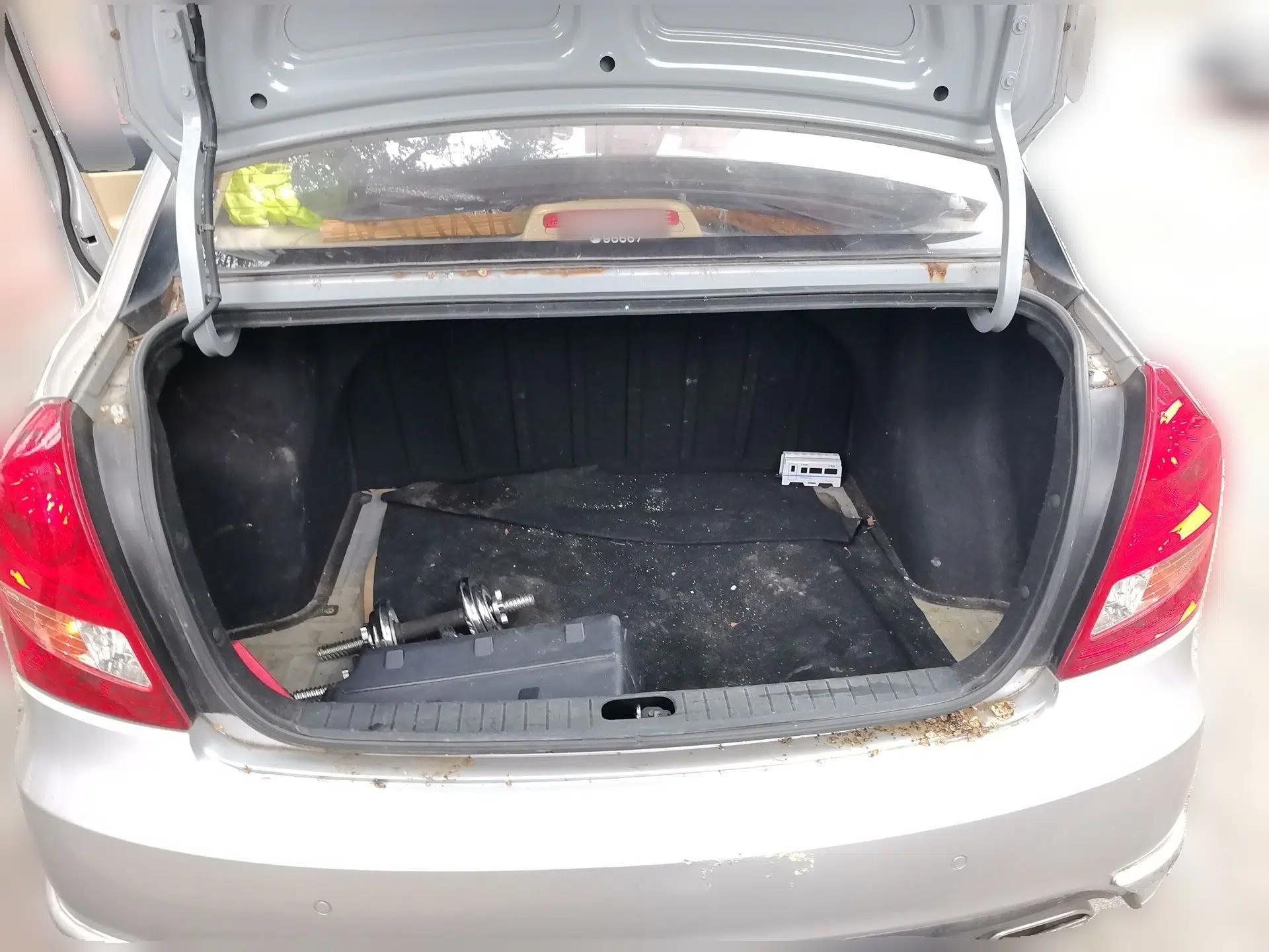 Hyundai Accent 2011 1.4 Manual Comfort Version — миниатюра 20