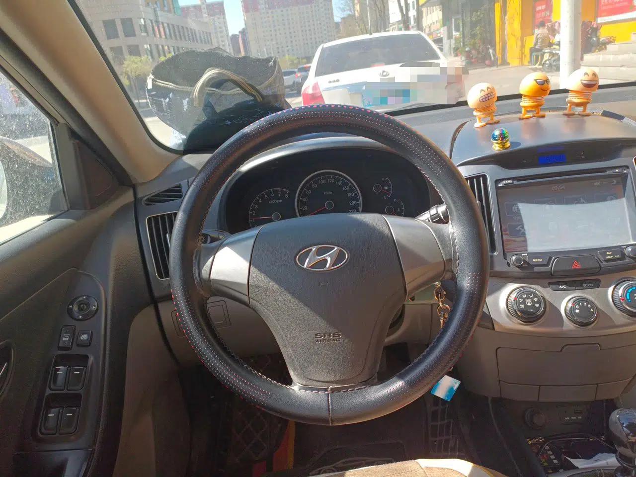 Hyundai Celesta 2011 1.6L Manual Luxury Model — миниатюра 11