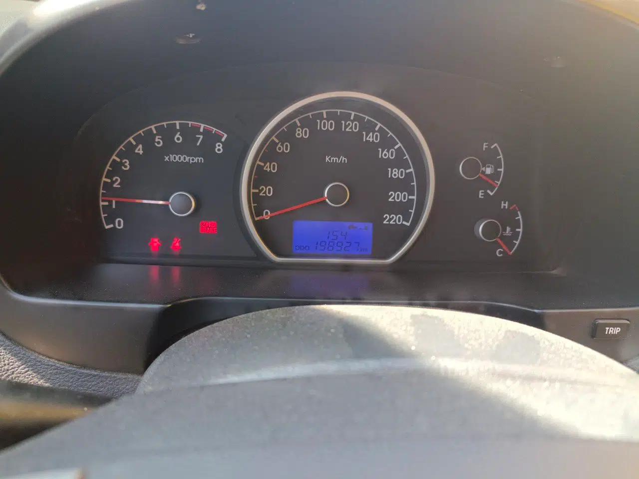 Hyundai Celesta 2011 1.6L Manual Luxury Model — миниатюра 13