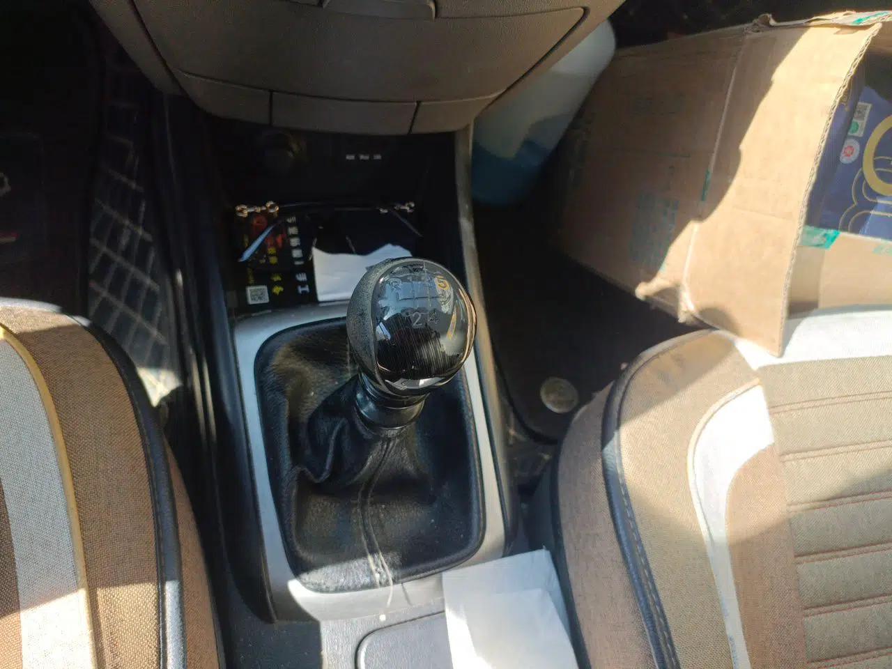 Hyundai Celesta 2011 1.6L Manual Luxury Model — миниатюра 15