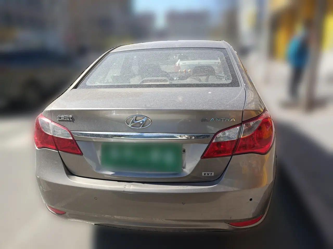 Hyundai Celesta 2011 1.6L Manual Luxury Model — миниатюра 5