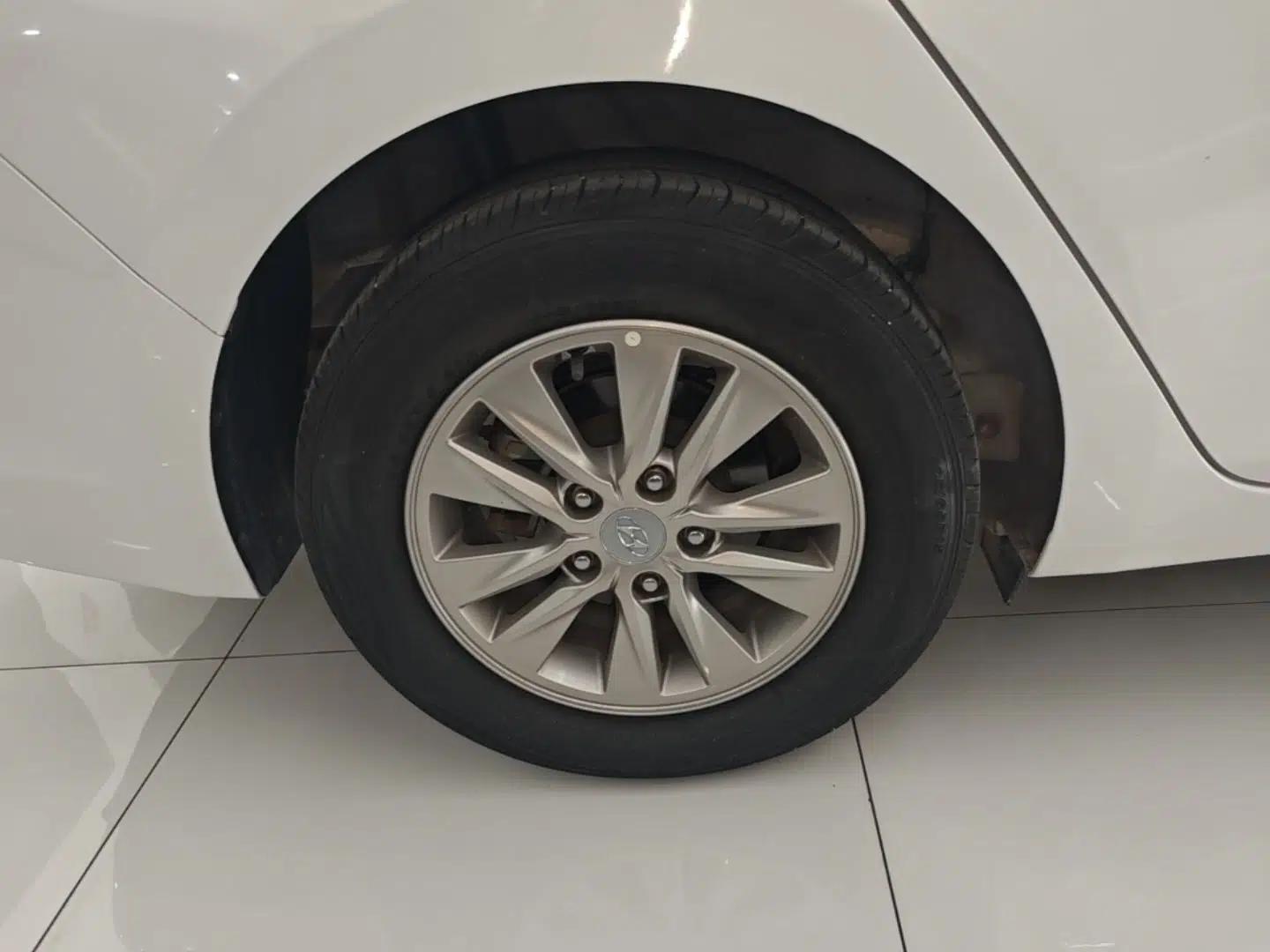 Hyundai Celesta 2020 1.6L Automatic GL Enjoyable Edition — миниатюра 10