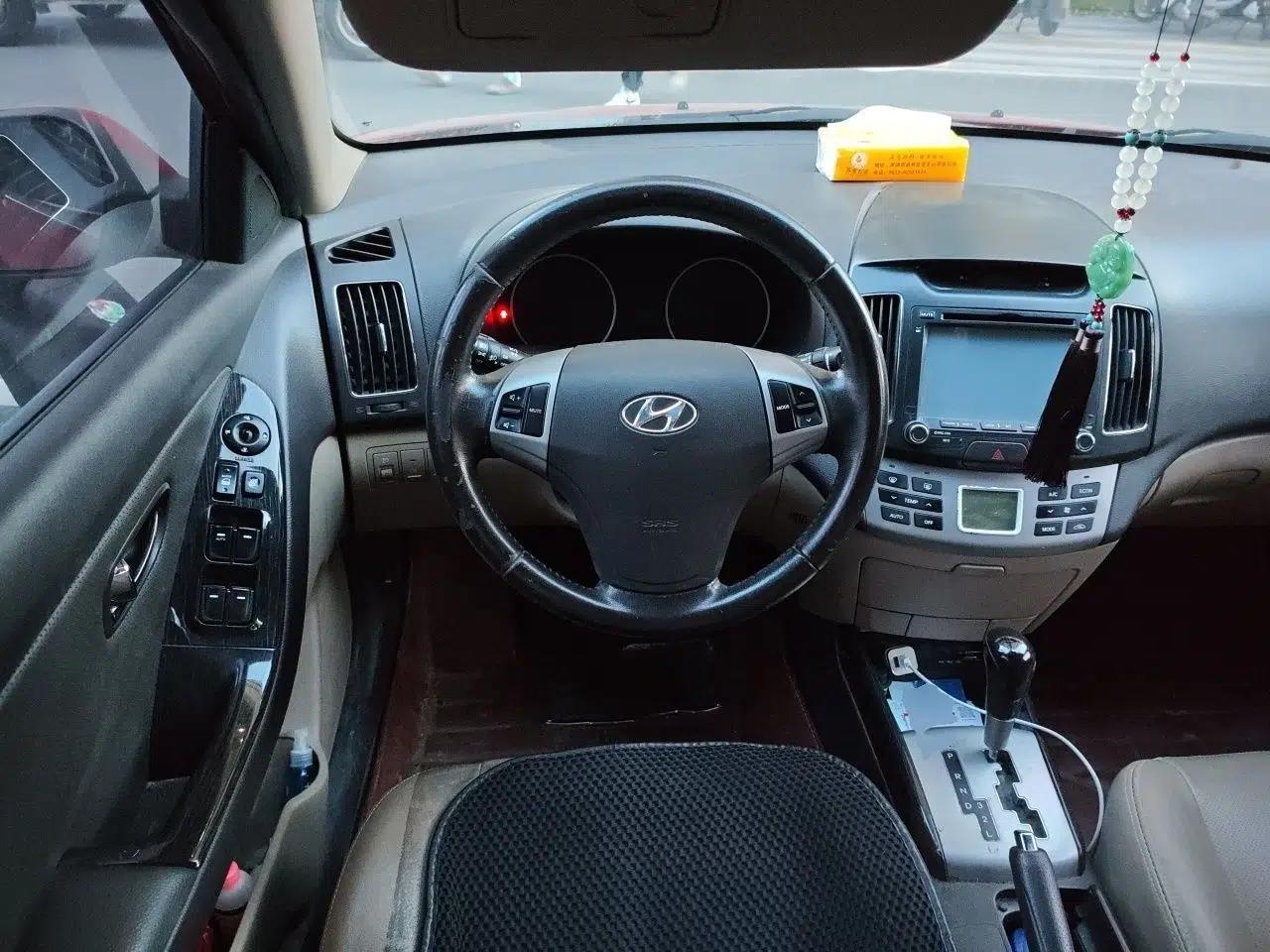 Hyundai Celesta 2011 1.6L Automatic Luxury Version — миниатюра 11