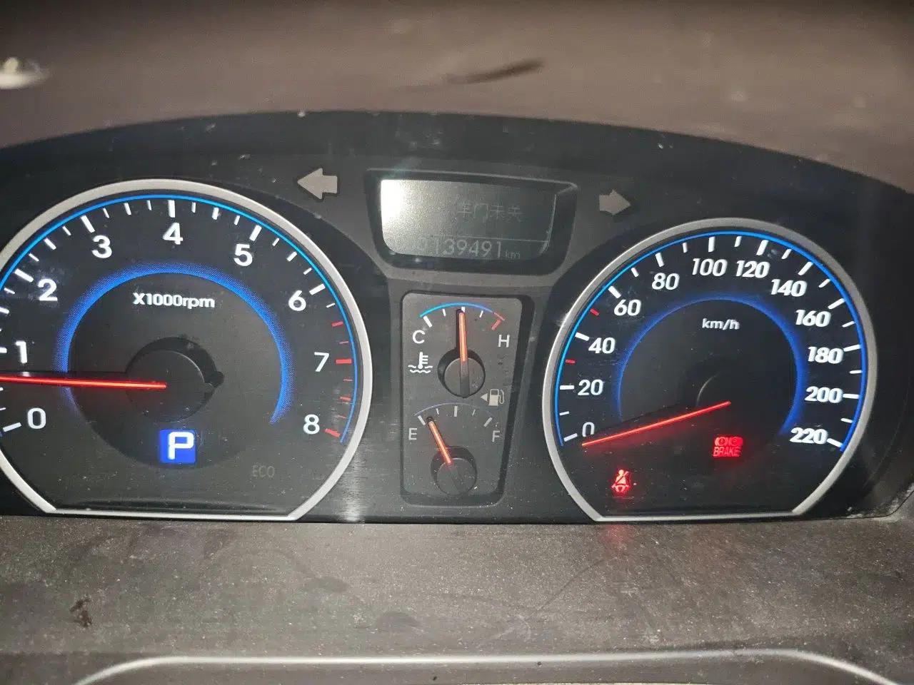 Hyundai Celesta 2011 1.6L Automatic Luxury Version — миниатюра 12