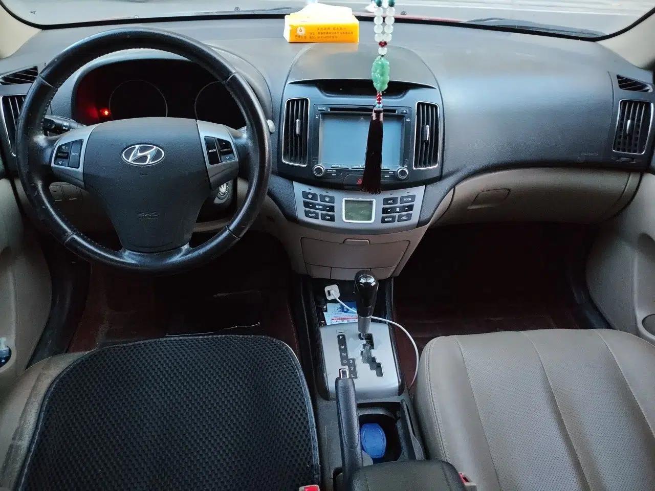 Hyundai Celesta 2011 1.6L Automatic Luxury Version — миниатюра 10
