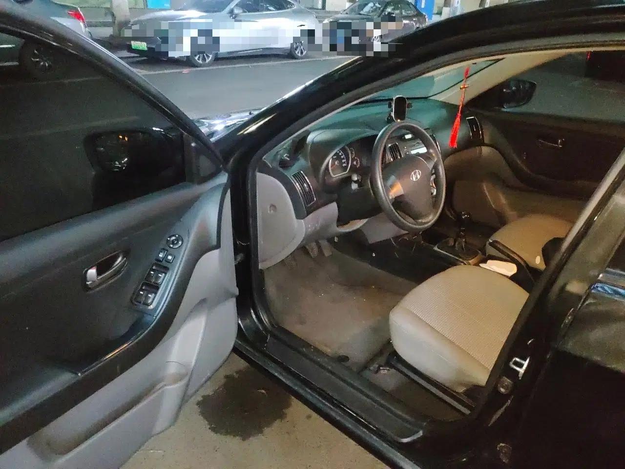 Hyundai Celesta 2011 1.6L Manual Comfort Edition — миниатюра 17