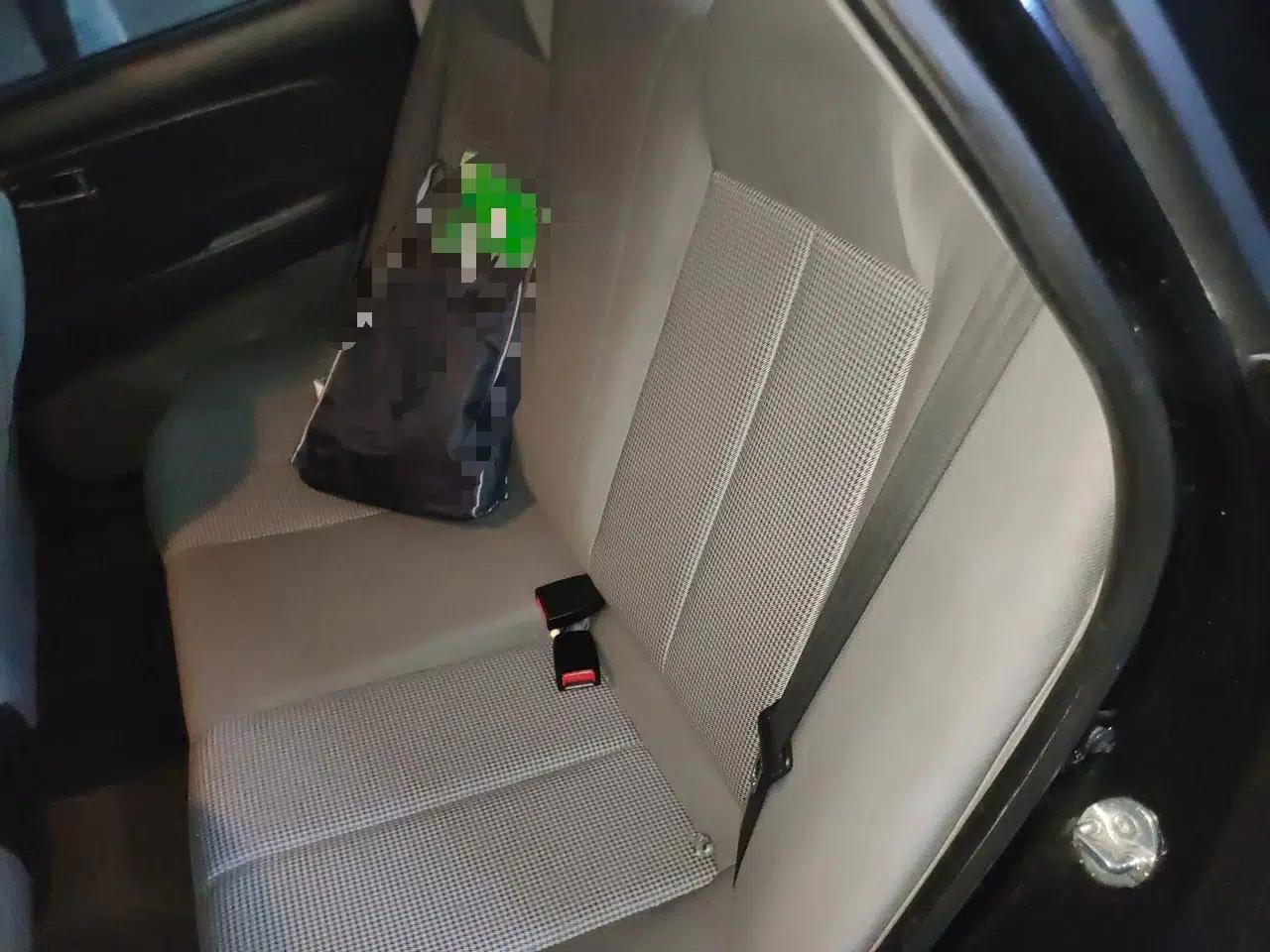 Hyundai Celesta 2011 1.6L Manual Comfort Edition — миниатюра 18