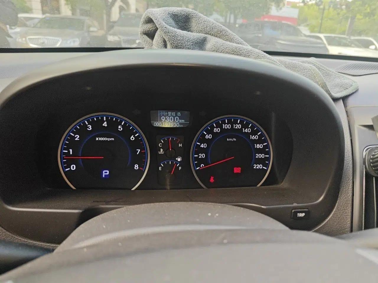 Hyundai Celesta 2011 1.6L Automatic Top-Tier Version — миниатюра 12