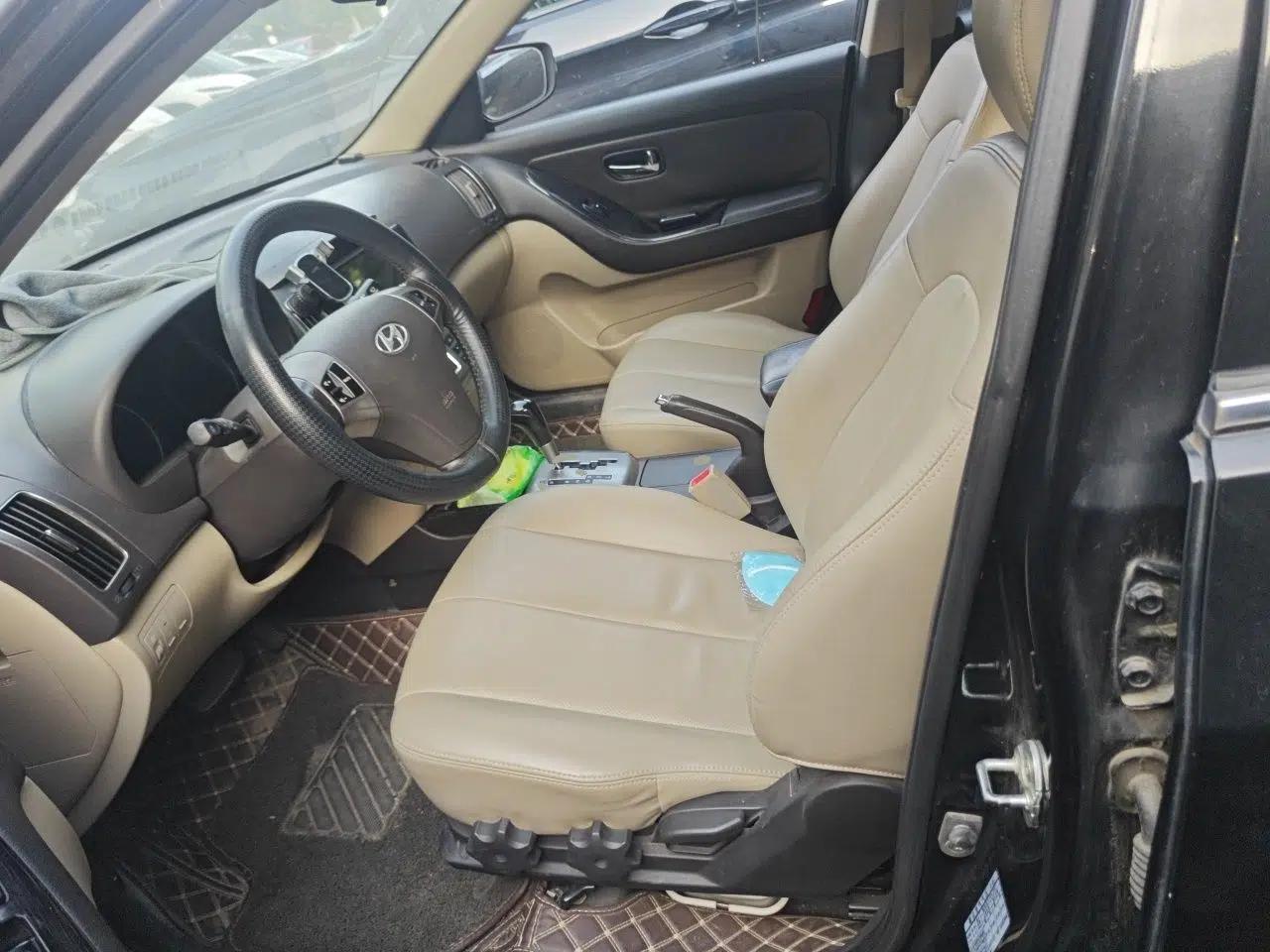 Hyundai Celesta 2011 1.6L Automatic Top-Tier Version — миниатюра 16