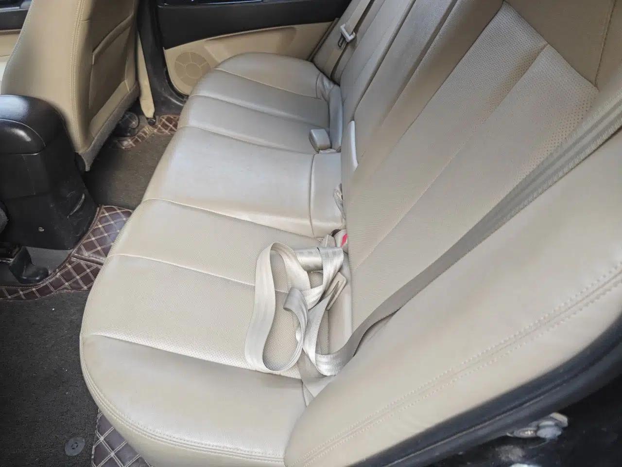 Hyundai Celesta 2011 1.6L Automatic Top-Tier Version — миниатюра 18