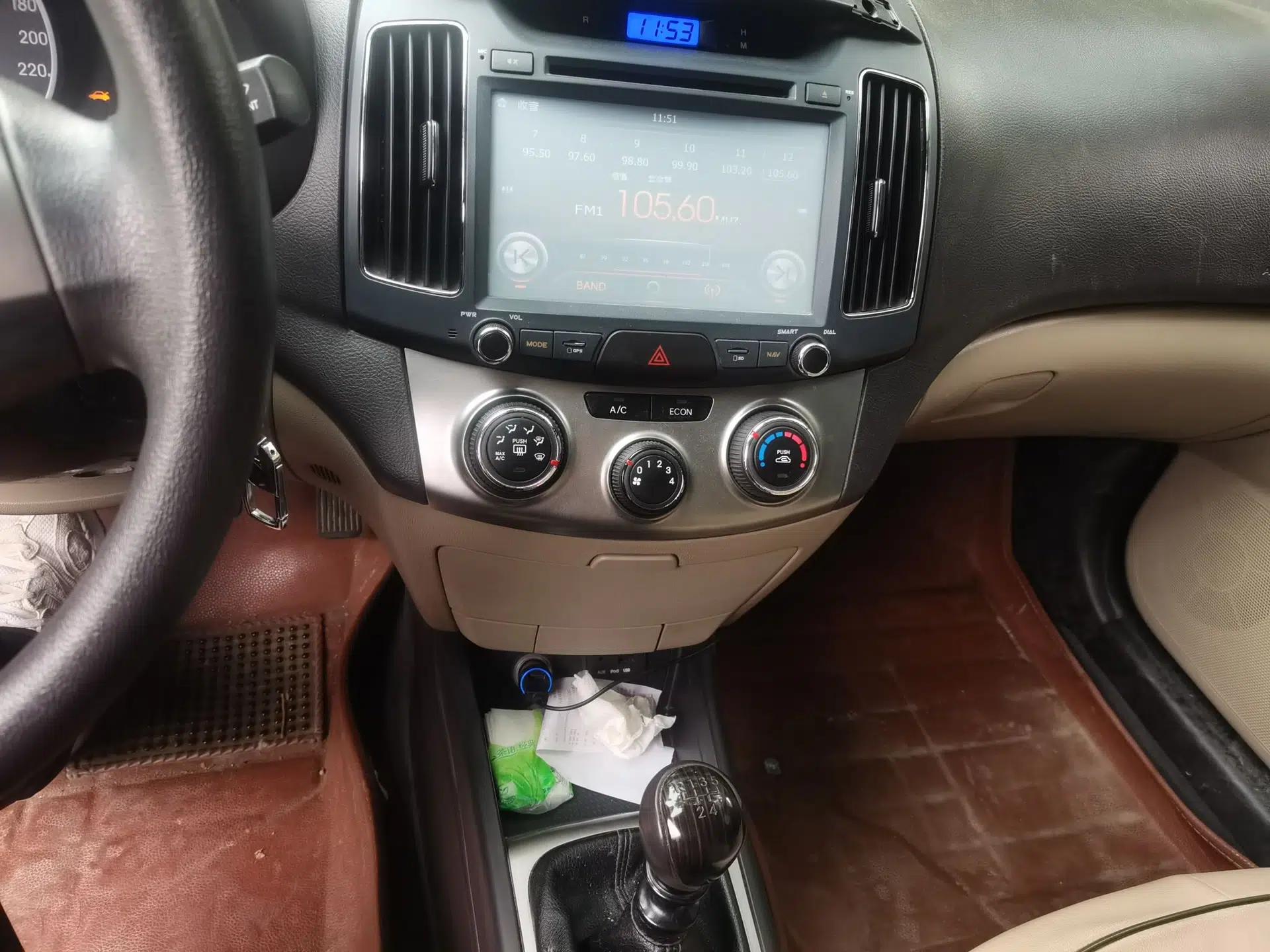 Hyundai Celesta 2011 1.6L Manual Comfort Edition — миниатюра 14
