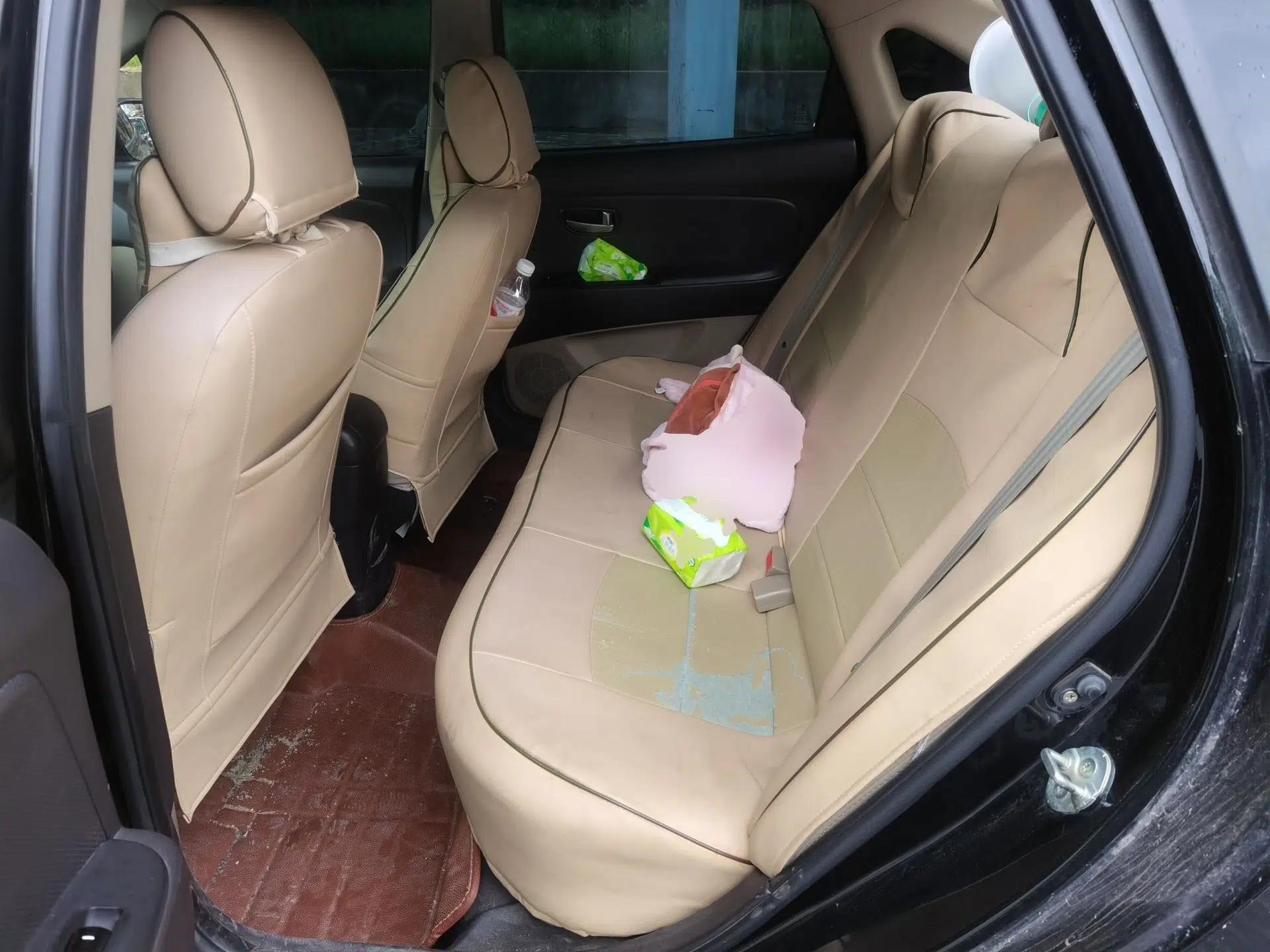 Hyundai Celesta 2011 1.6L Manual Comfort Edition — миниатюра 18