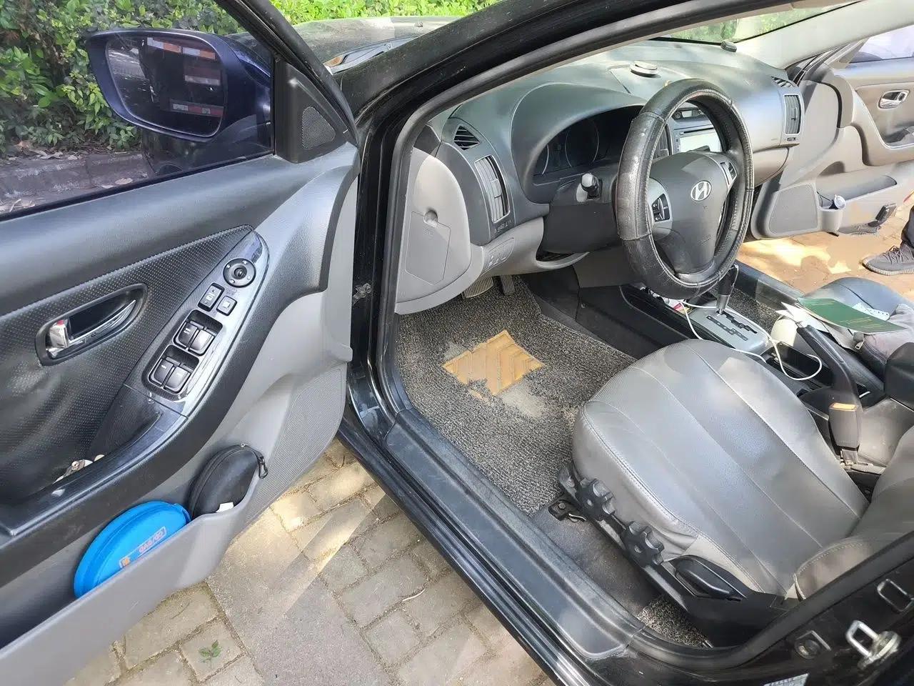 Hyundai Celesta 2011 1.6L Automatic Luxury Version — миниатюра 17