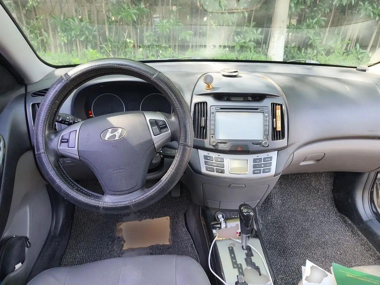 Hyundai Celesta 2011 1.6L Automatic Luxury Version — миниатюра 10