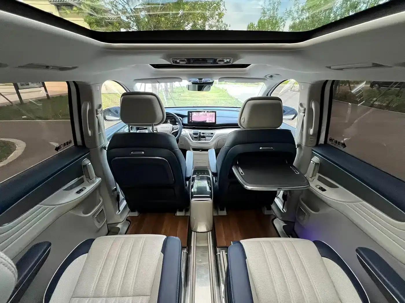 Roewe iMAX8 2022 400TGI Premium Edition — миниатюра 5
