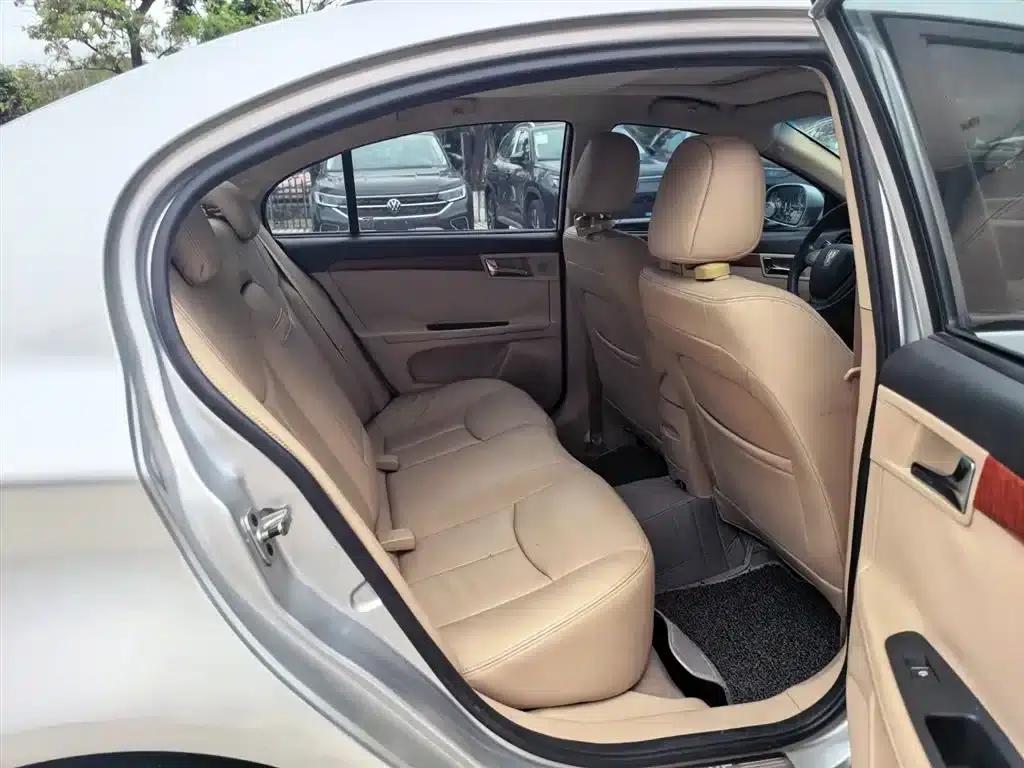 Roewe 350 2012 1.5L Automatic Smart Value Edition — миниатюра 11