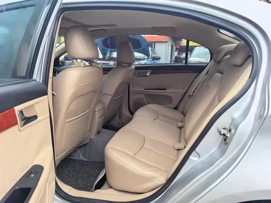 Roewe 350 2012 1.5L Automatic Smart Value Edition — миниатюра 12