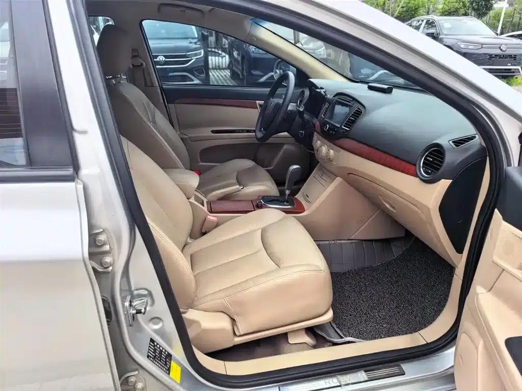 Roewe 350 2012 1.5L Automatic Smart Value Edition — миниатюра 6