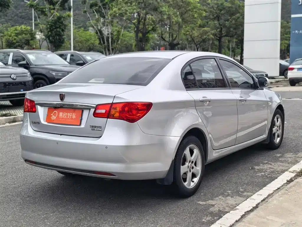 Roewe 350 2012 1.5L Automatic Smart Value Edition — миниатюра 7
