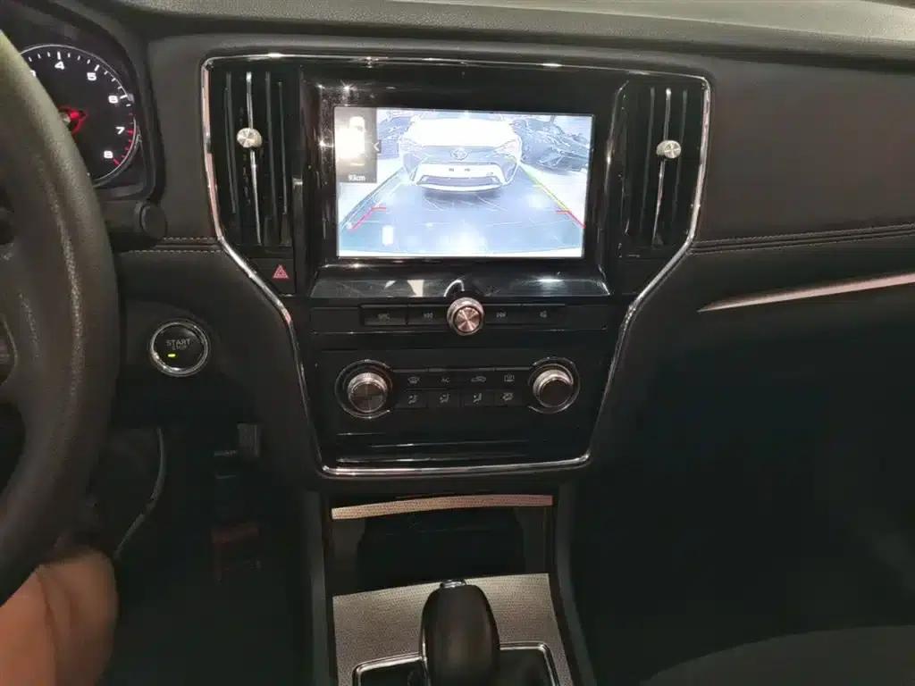 Roewe i6 Classic 2019 PLUS 1.6L CVT 4G Connected Luxury Edition — миниатюра 13