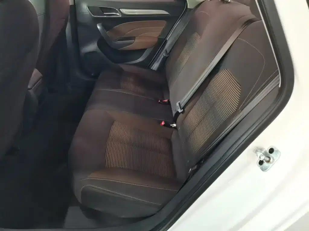 Roewe i6 Classic 2019 PLUS 1.6L CVT 4G Connected Luxury Edition — миниатюра 17