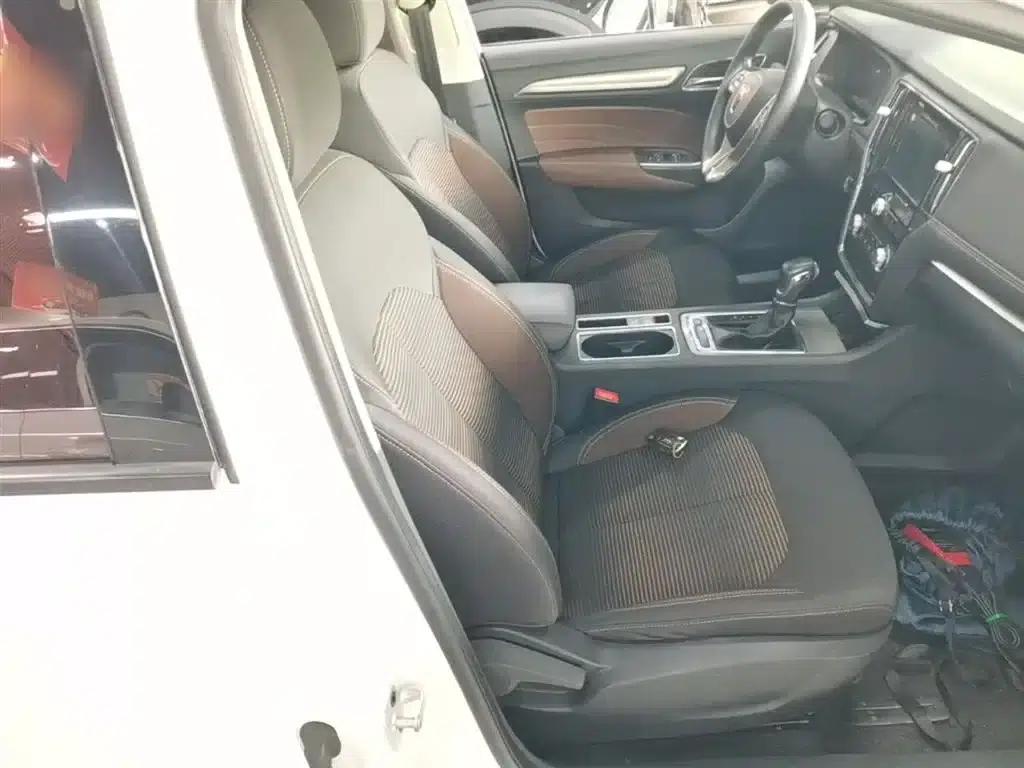 Roewe i6 Classic 2019 PLUS 1.6L CVT 4G Connected Luxury Edition — миниатюра 25