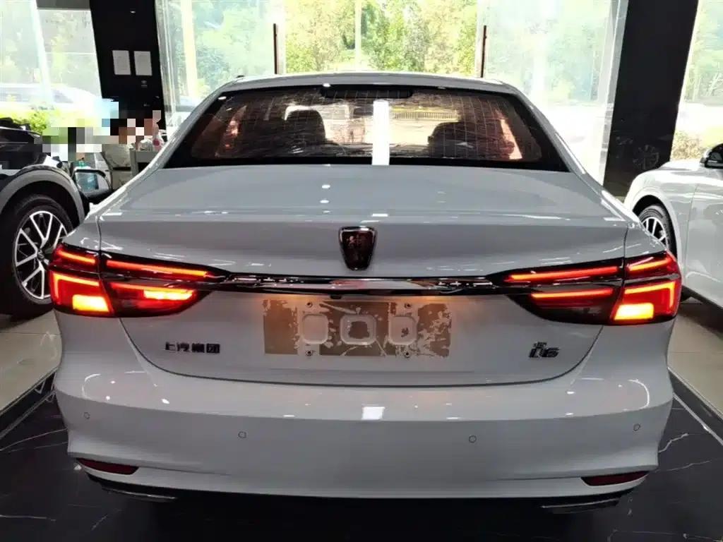 Roewe i6 Classic 2019 PLUS 1.6L CVT 4G Connected Luxury Edition — миниатюра 6