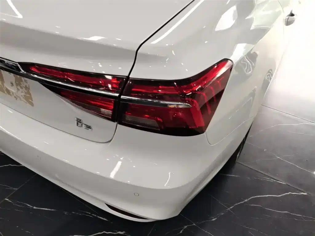 Roewe i6 Classic 2019 PLUS 1.6L CVT 4G Connected Luxury Edition — миниатюра 8