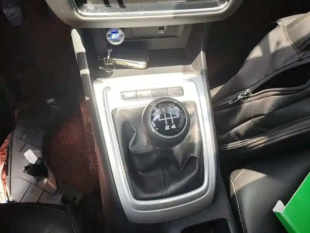 Roewe i6 Classic 2020 PLUS 1.6L Manual 4G Connected Glory Flagship Edition — миниатюра 14
